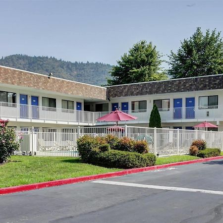 Motel 6-Grants Pass, Or エクステリア 写真