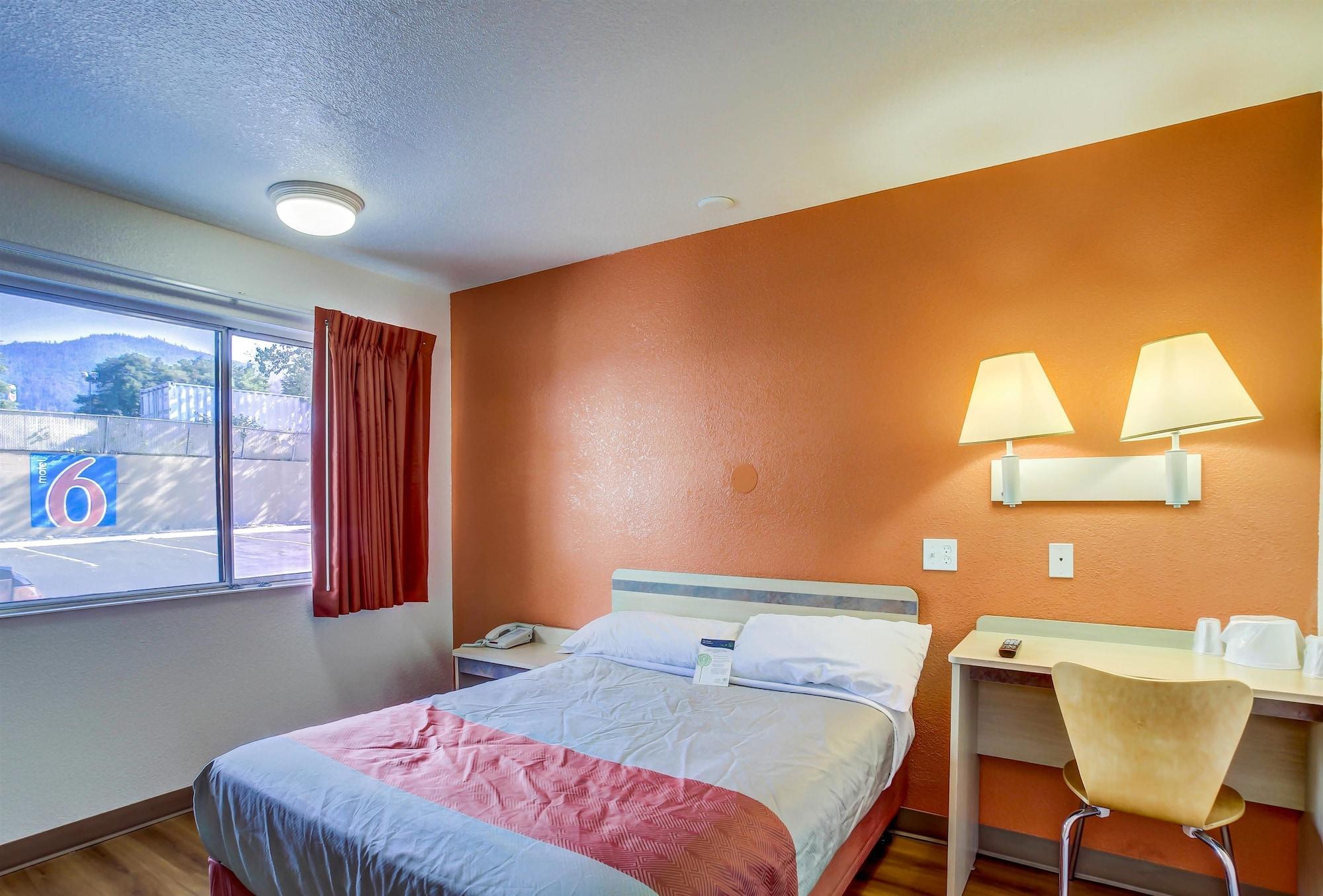 Motel 6-Grants Pass, Or エクステリア 写真