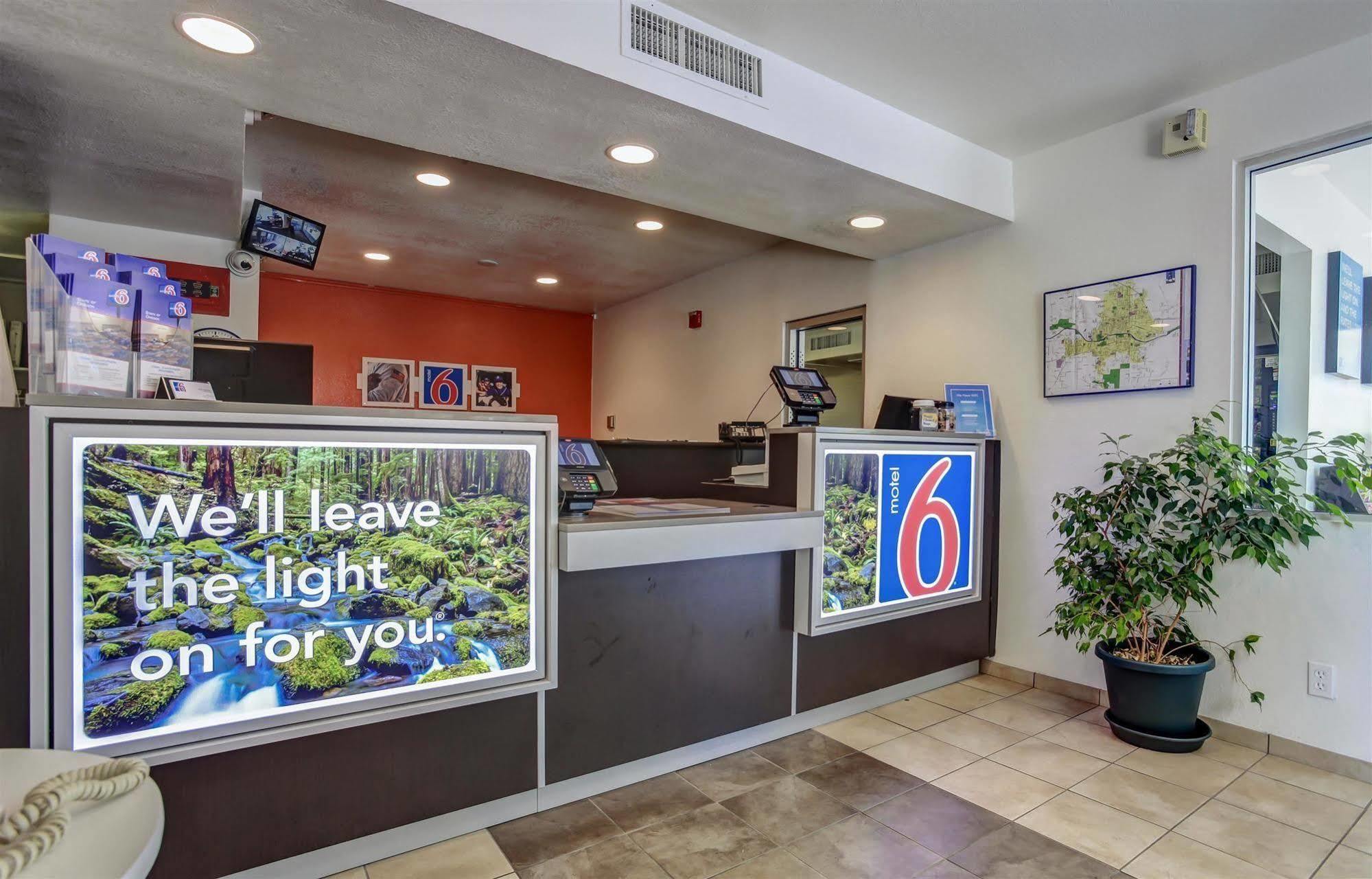 Motel 6-Grants Pass, Or エクステリア 写真